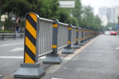 浅析四川市政金属护栏的用途